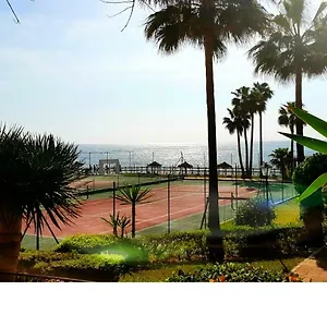 Mansion Alhamar - 2 Bedroom, Frontline Beach, Mountain Views, Full Size Pool, Tennis Courts, Close To Shops, On-site Bar & Chiringuito Apartamento Sitio de Calahonda
